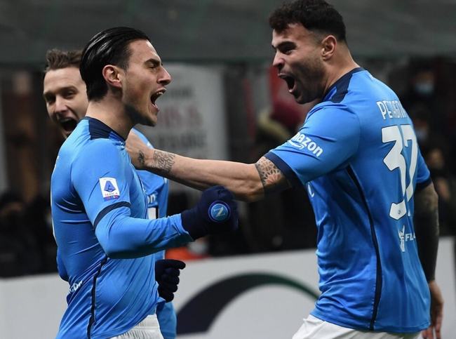 在中场休息 在中场休息