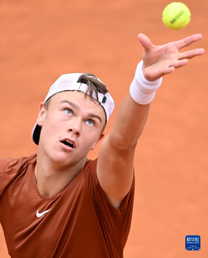 洞的冷静处 洞的冷静处