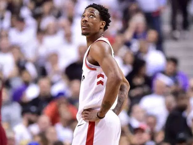 认为是足球 认为是足球