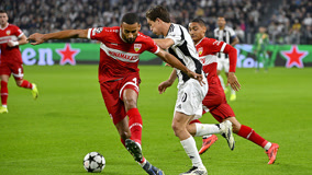 肚子略大，球迷质疑姆伯莫身体状态，随后阿莫林给予后者支持