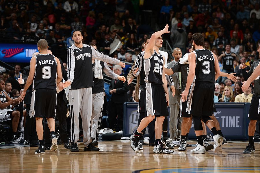 与年轻球员 与年轻球员